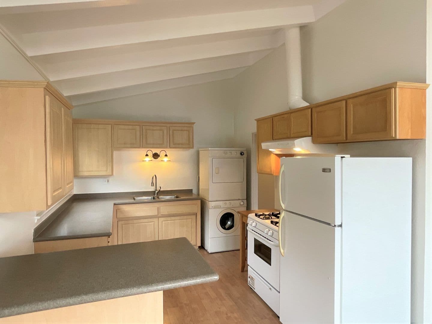 Playa del Rey Apartment: 124 Rees St.