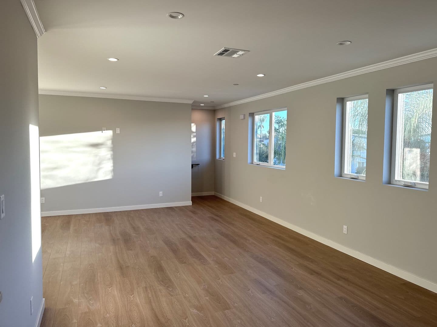 Culver City Apartment: 4822 3/4 S. Slauson Ave.