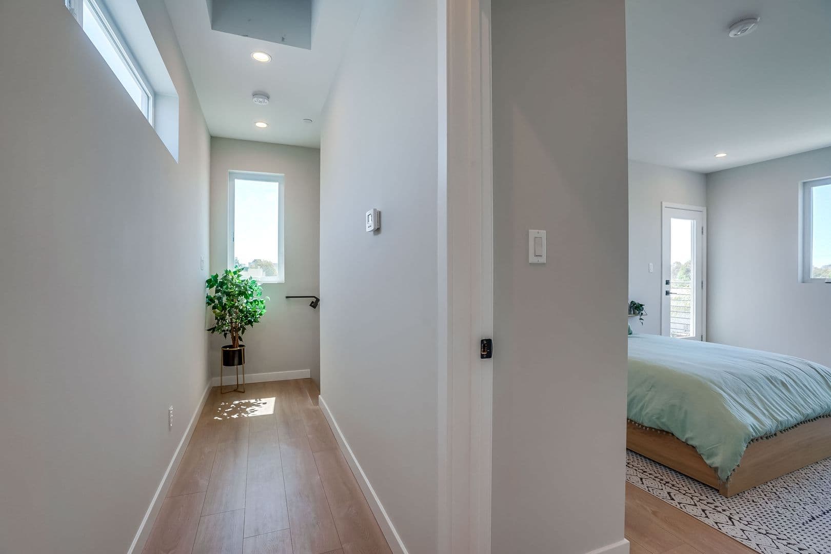 Culver City Apartment: 4822 3/4 S. Slauson Ave.