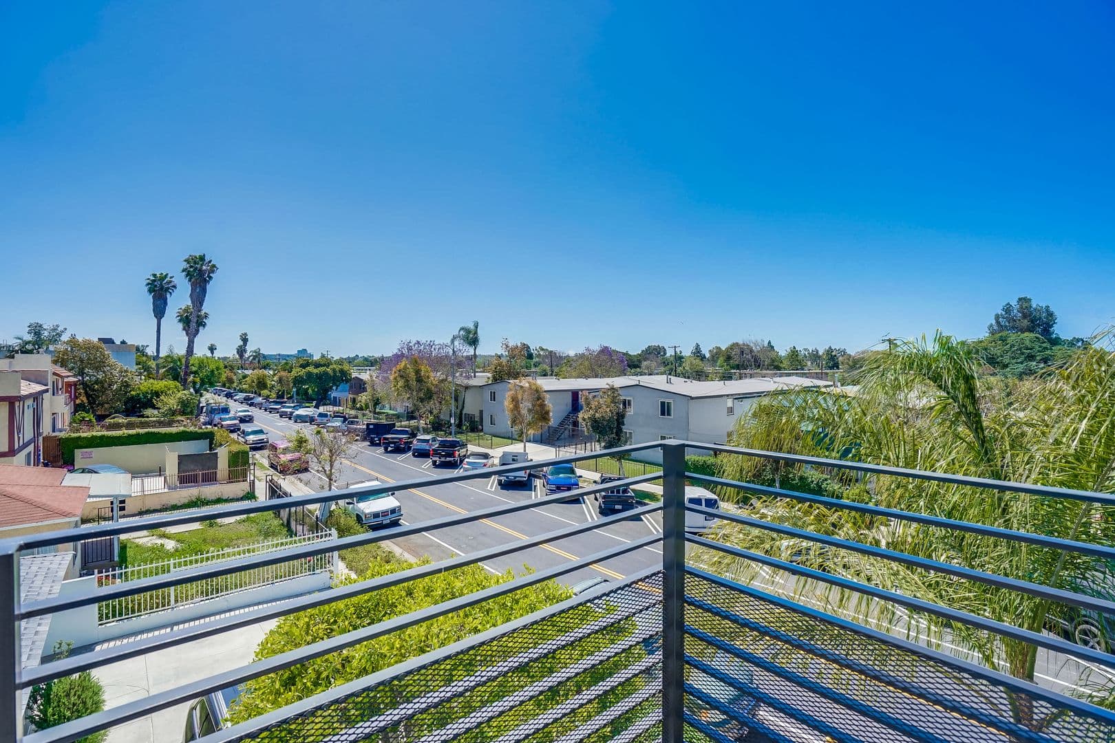 Culver City Apartment: 4822 3/4 S. Slauson Ave.