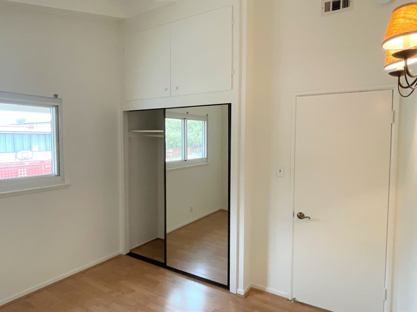 Playa del Rey Apartment: 124 Rees St.