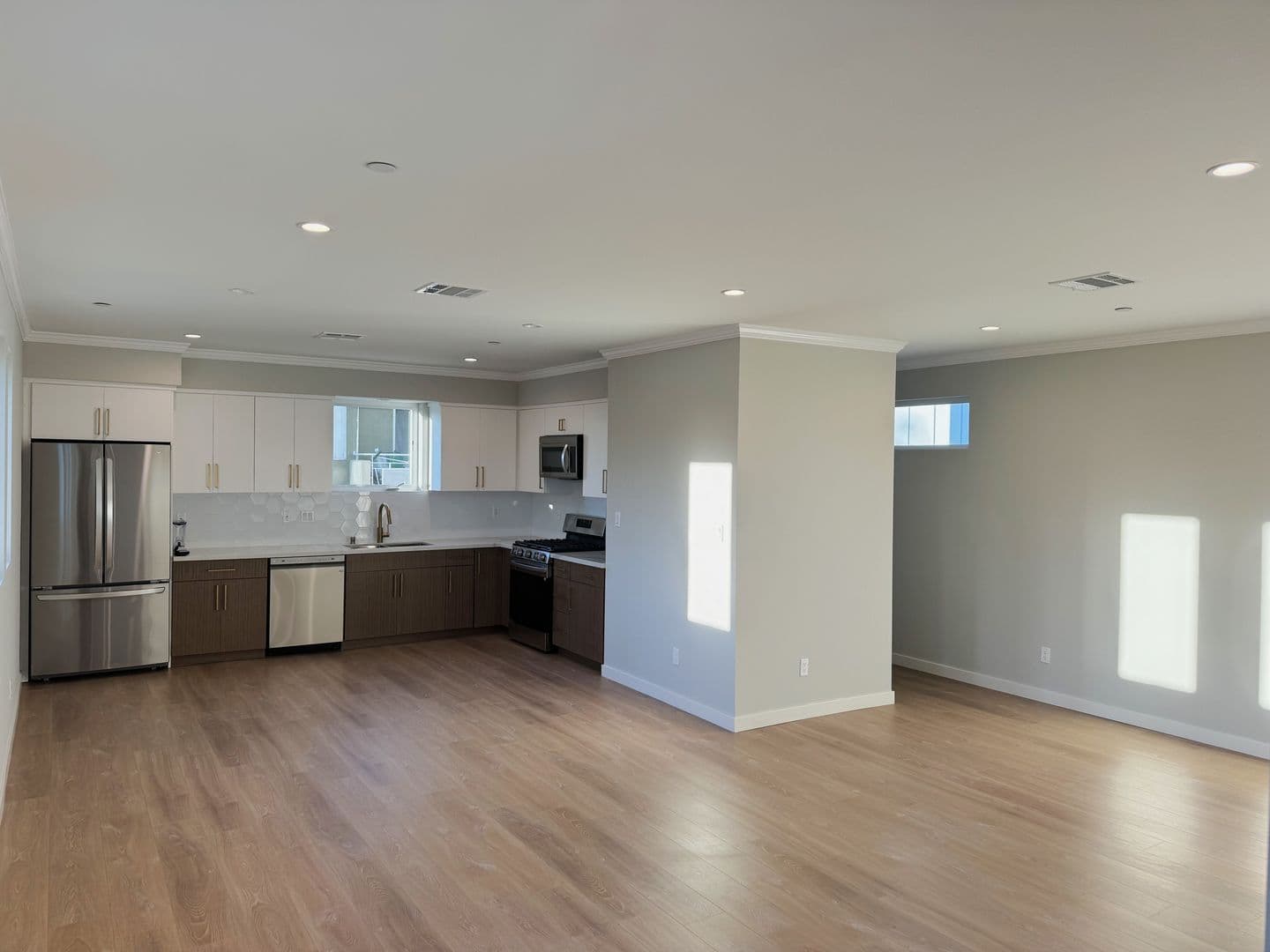 Culver City Apartment: 4822 3/4 S. Slauson Ave.
