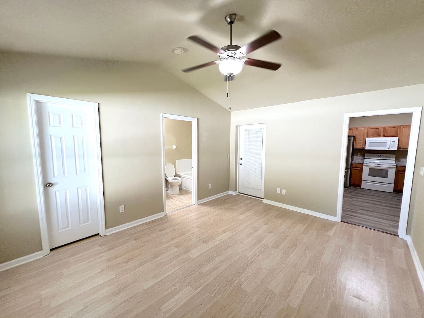 Palm Coast House: 20 Regis Ln