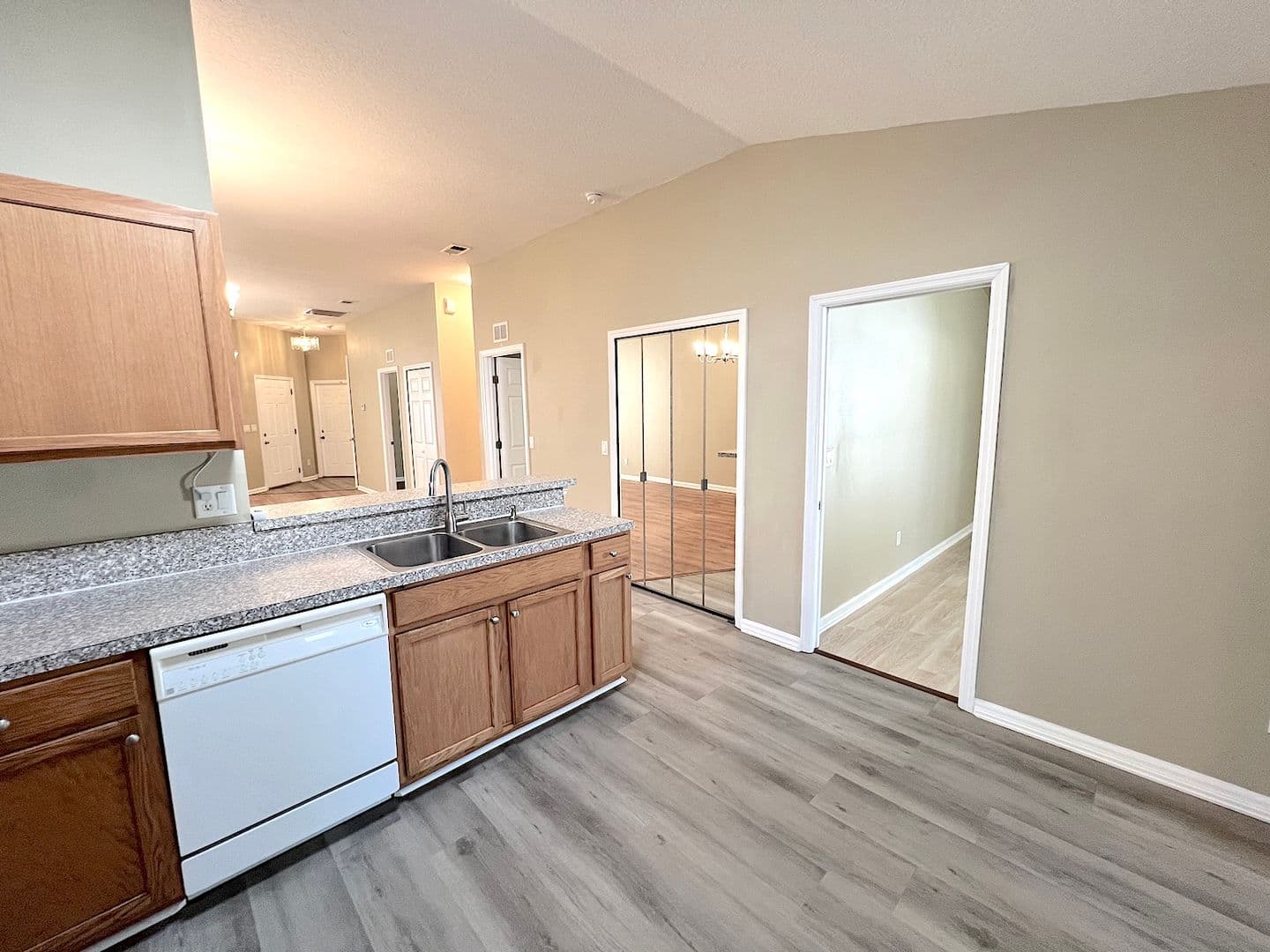 Palm Coast House: 20 Regis Ln
