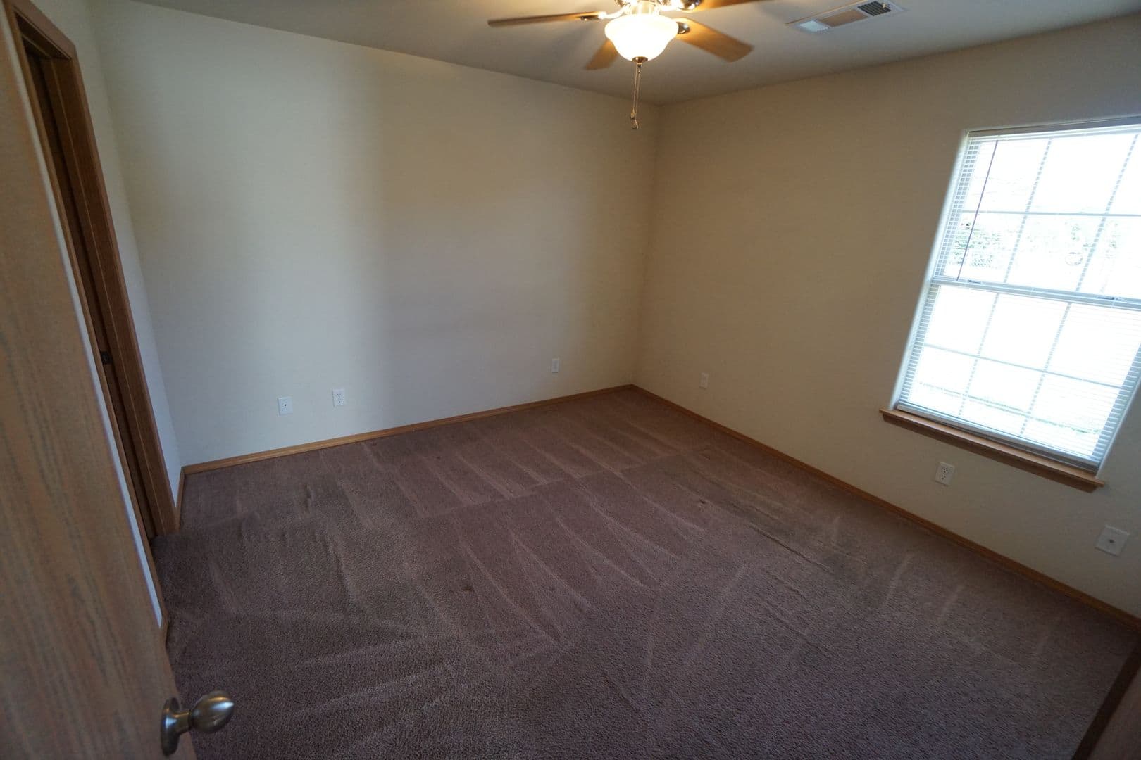Alma Apartment: 522 Jane St