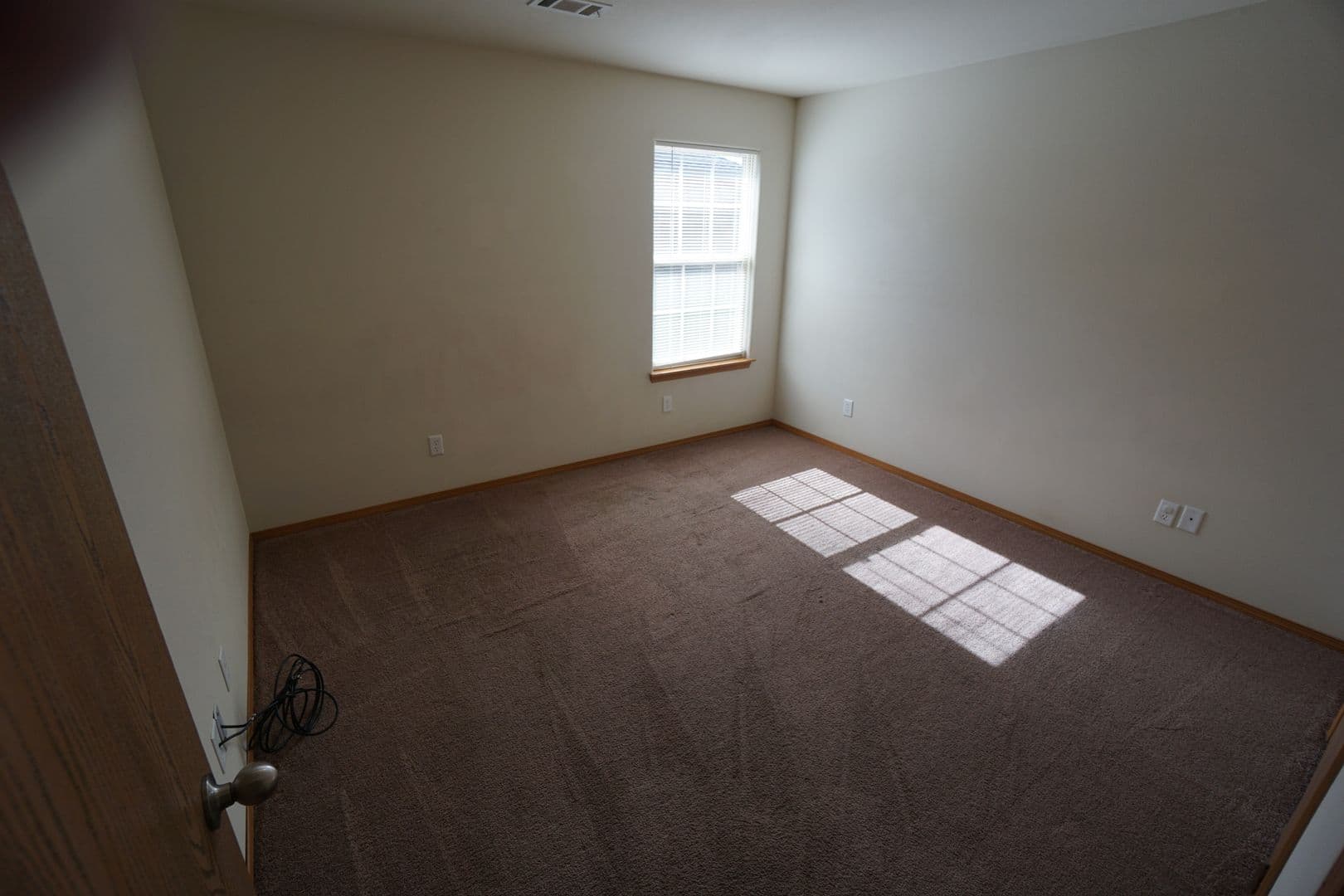 Alma Apartment: 522 Jane St