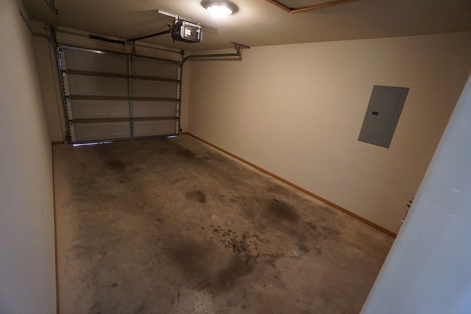 Alma Apartment: 522 Jane St