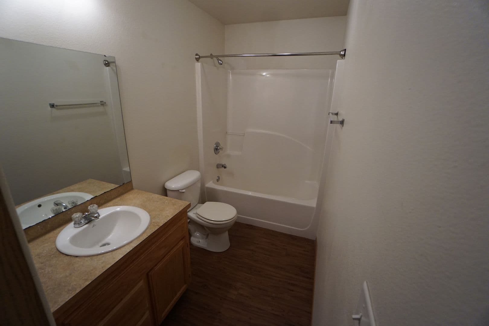 Alma Apartment: 522 Jane St