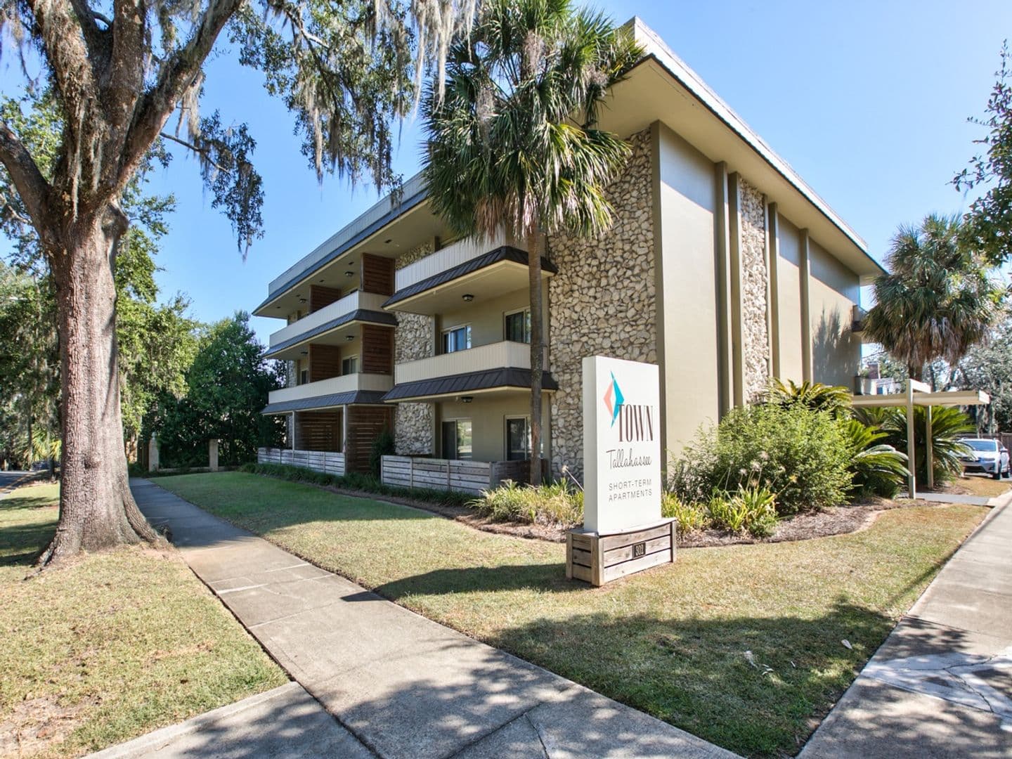 Tallahassee Apartment: 302 E Georgia Street