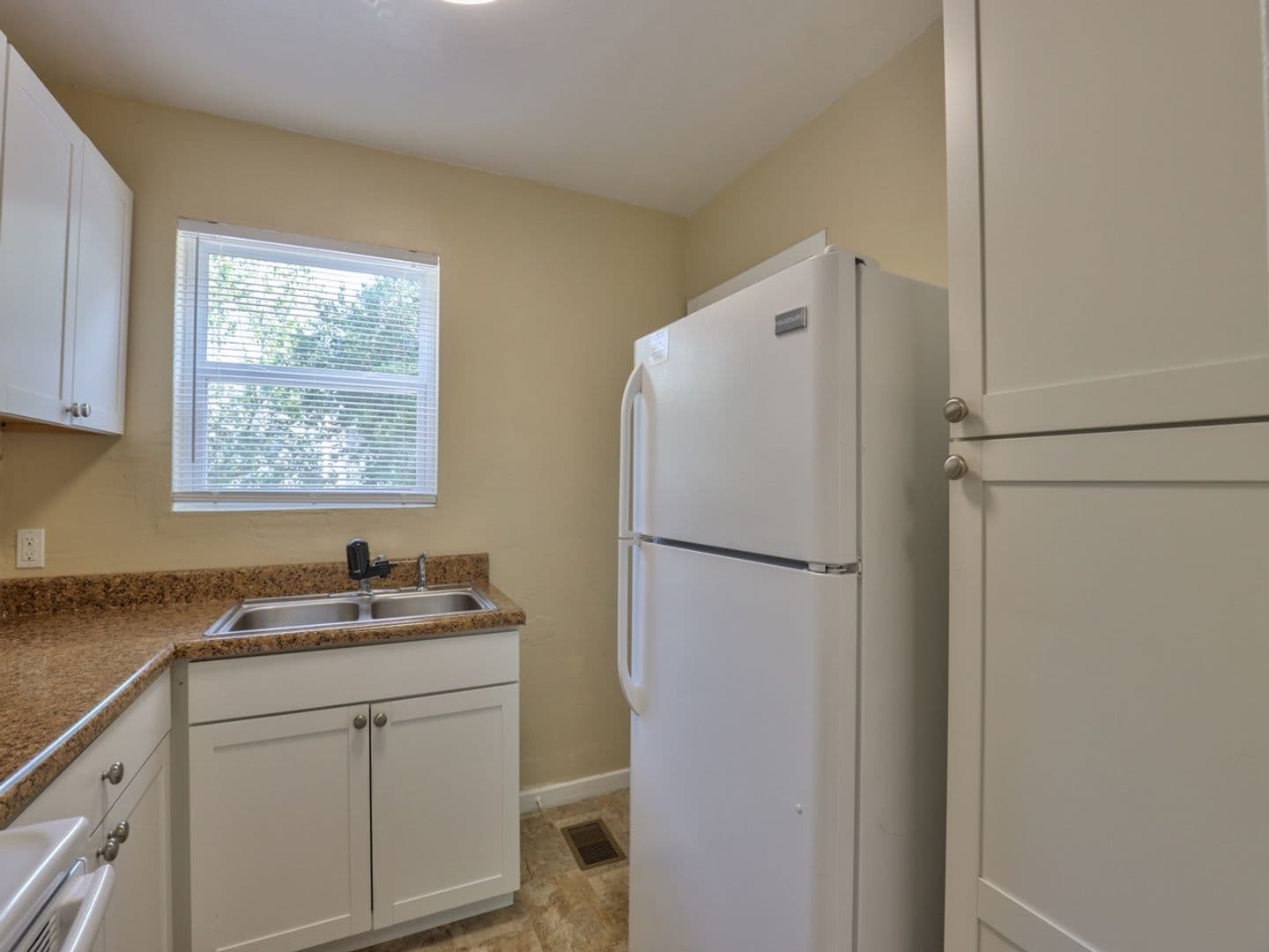 Tallahassee Apartment: 638 - 648 E. Park Ave