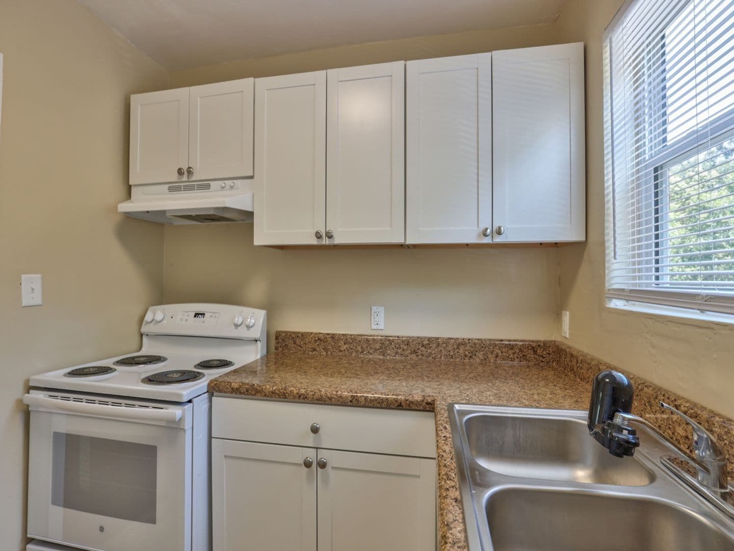 Tallahassee Apartment: 638 - 648 E. Park Ave
