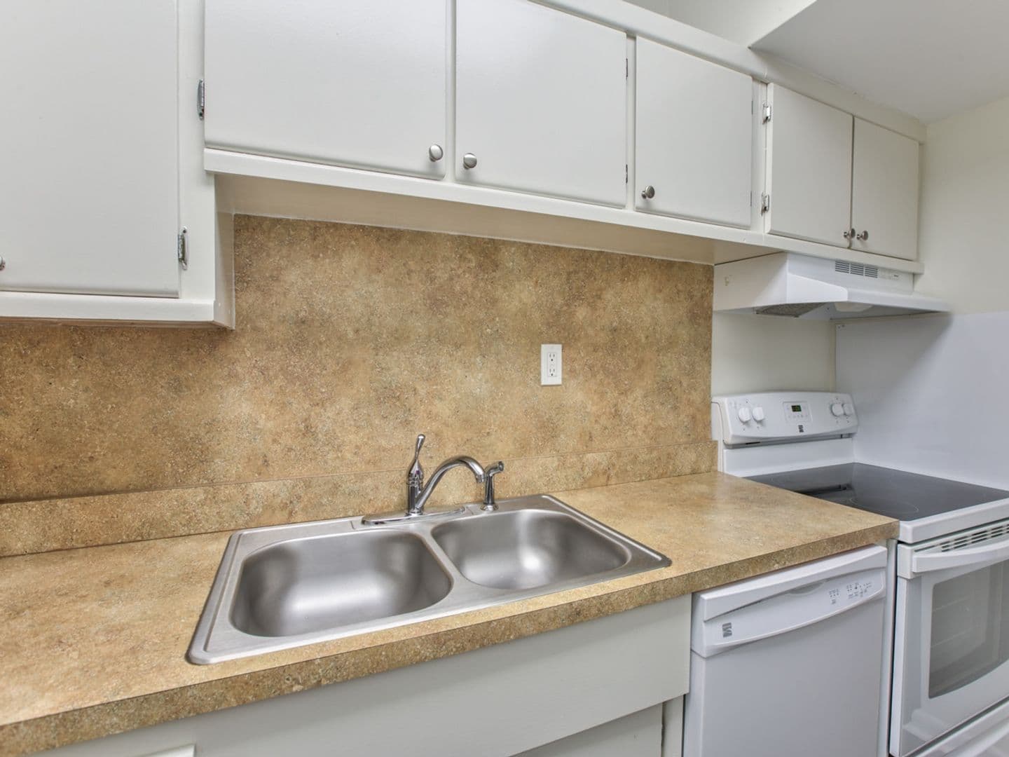 Tallahassee Apartment: 302 E Georgia Street