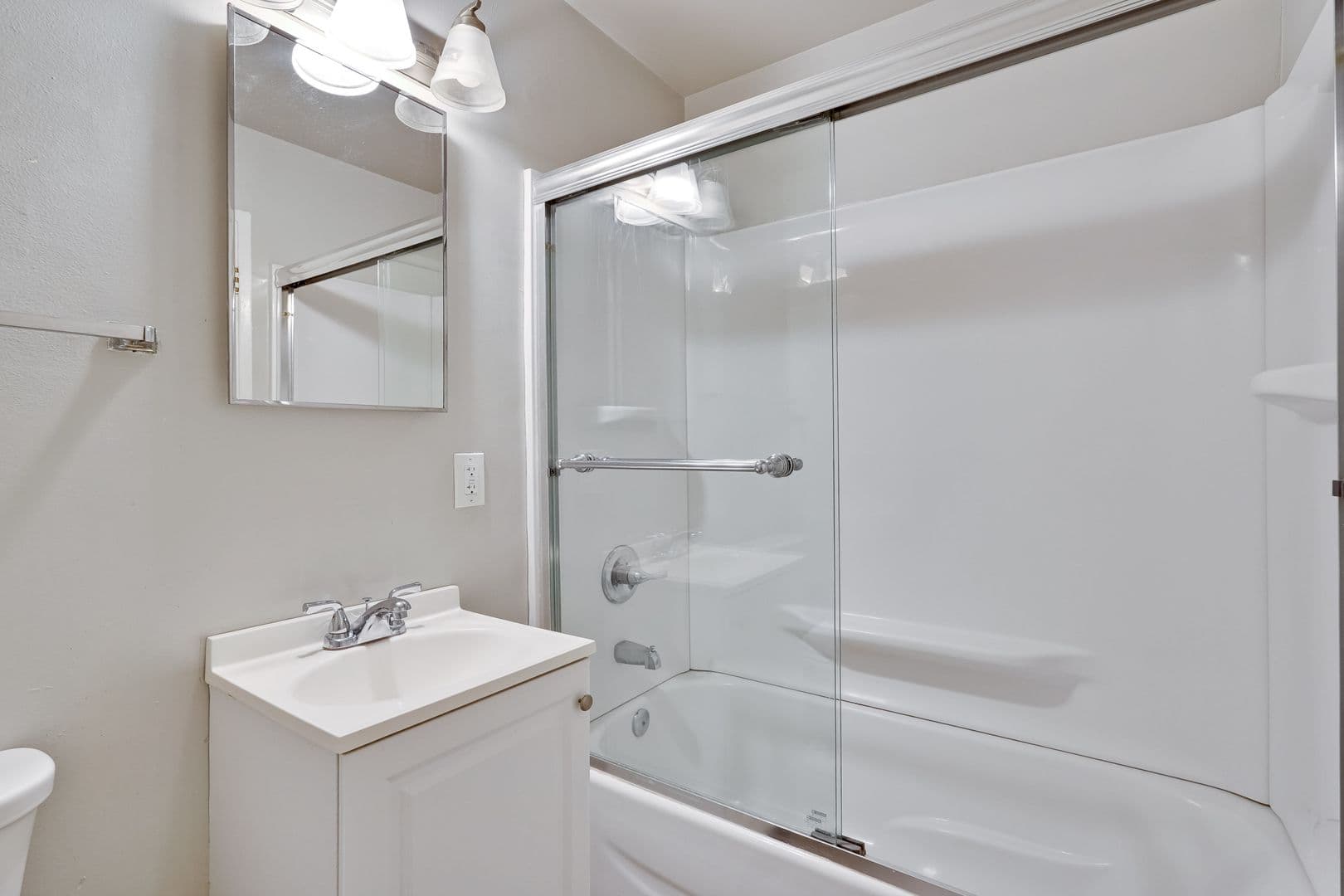 Sunnyvale Apartment: 960-962 W Weddell Drive