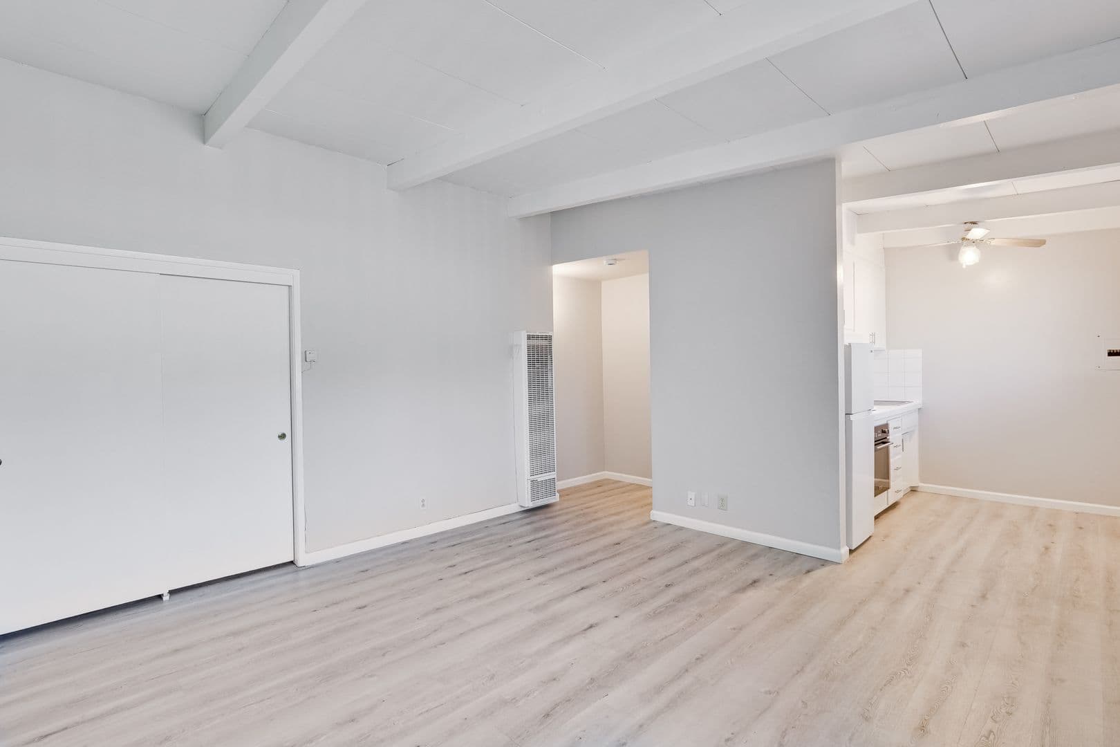 Sunnyvale Apartment: 960-962 W Weddell Drive