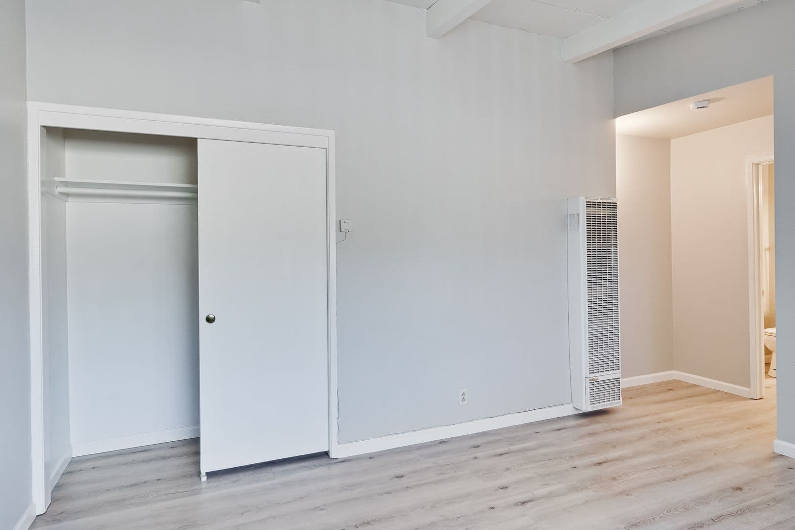 Sunnyvale Apartment: 960-962 W Weddell Drive