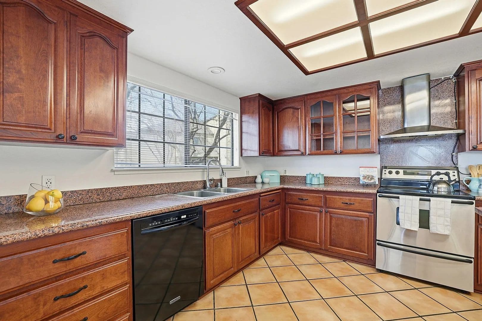 San Jose House: 3241 Heather Ridge Court