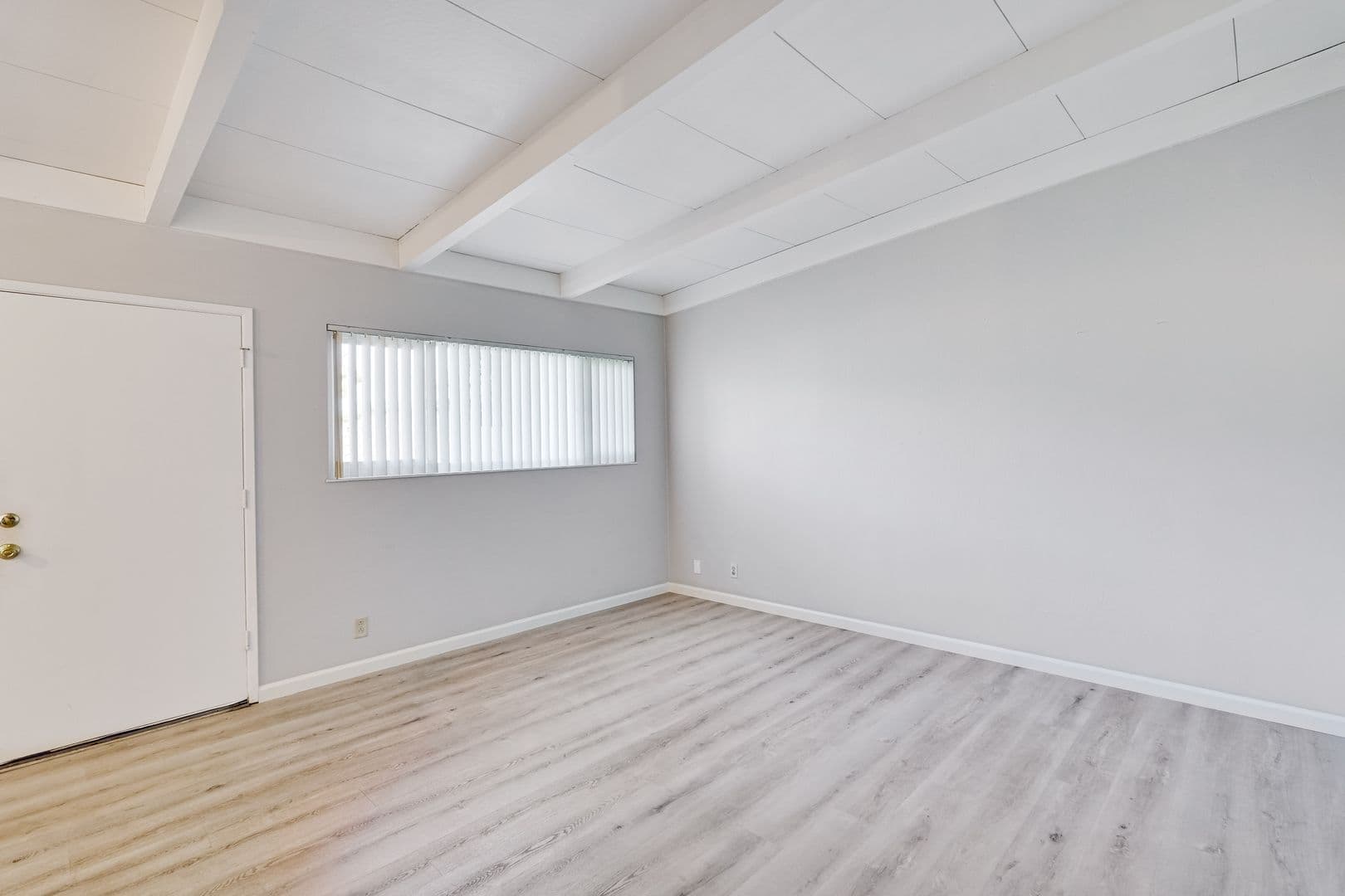 Sunnyvale Apartment: 960-962 W Weddell Drive