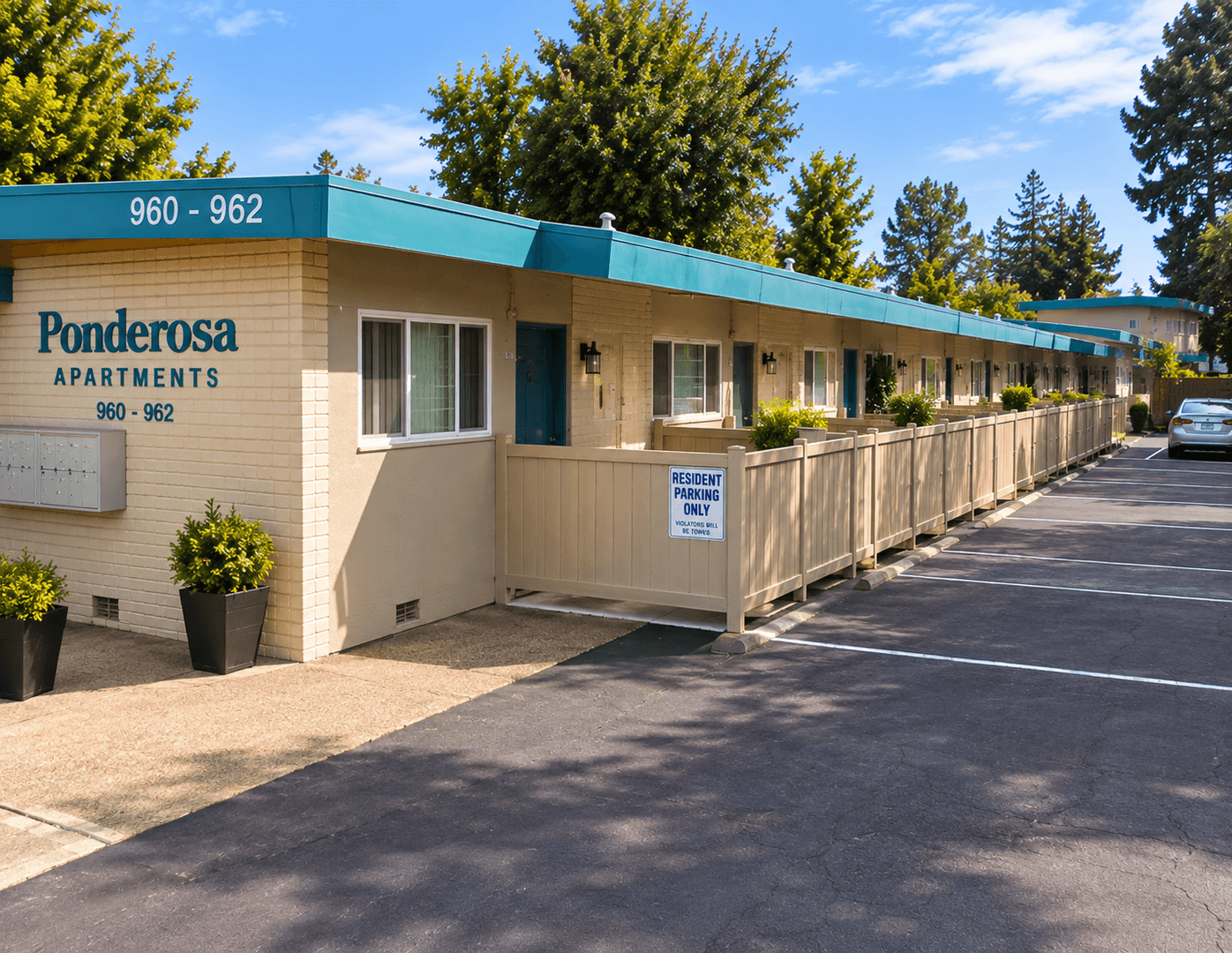 Sunnyvale Apartment: 960-962 W Weddell Drive