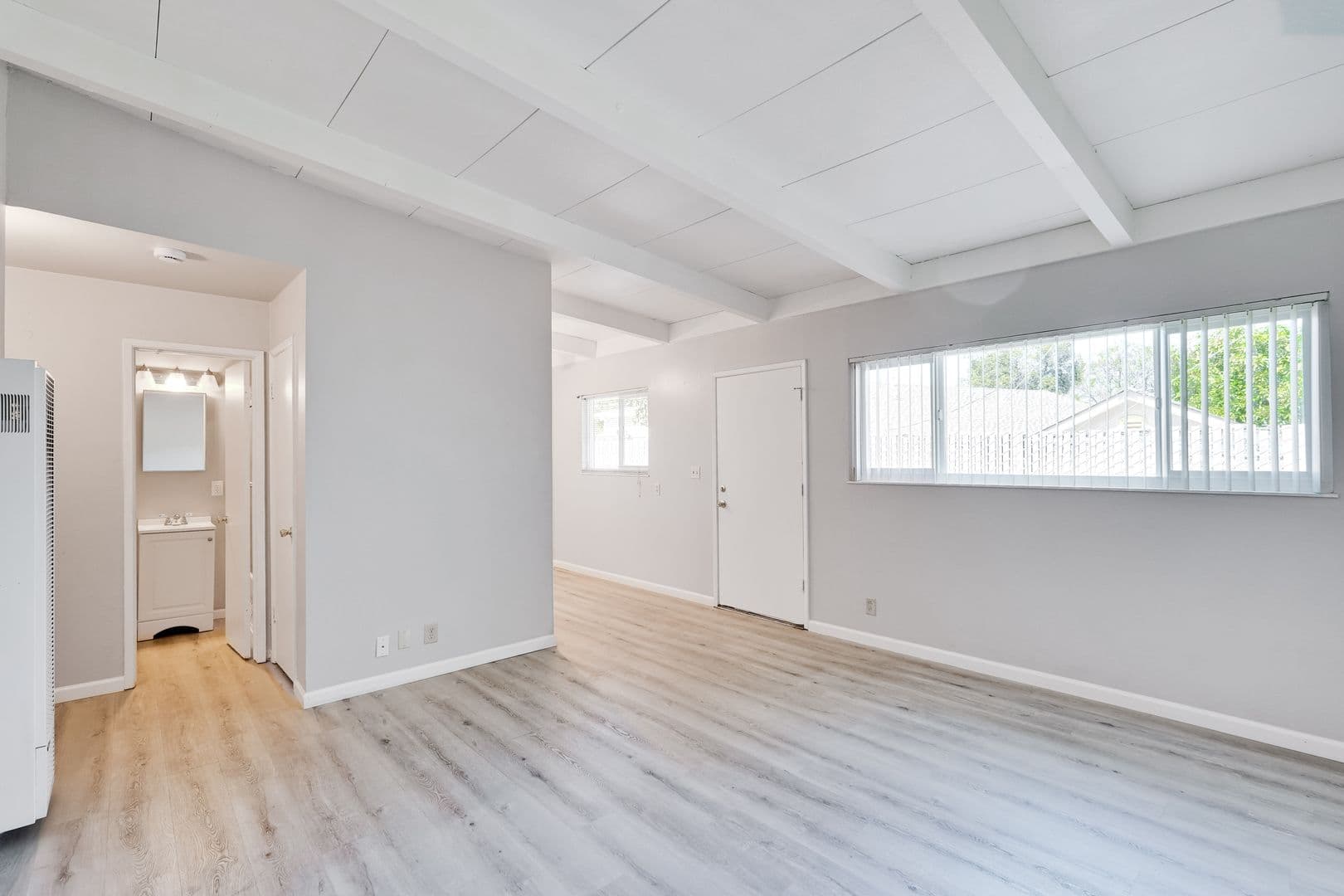 Sunnyvale Apartment: 960-962 W Weddell Drive