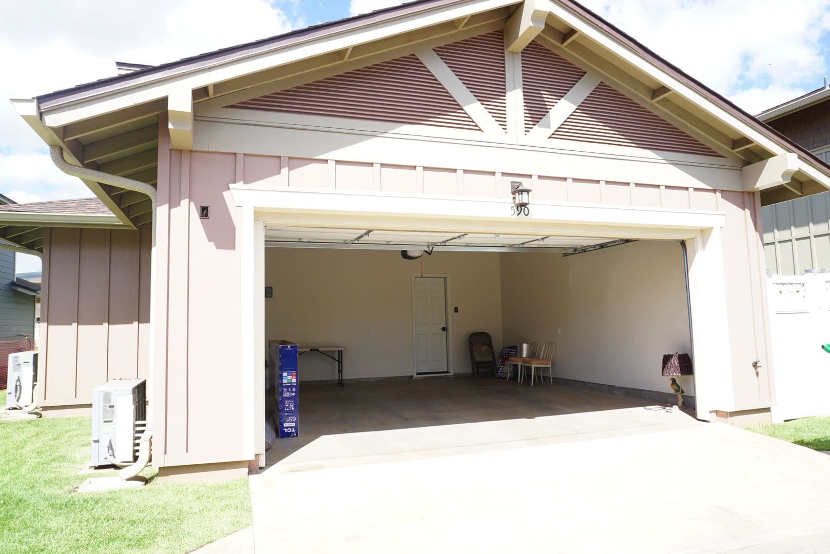 Lahaina House: 590 Hoe Kawele Ln