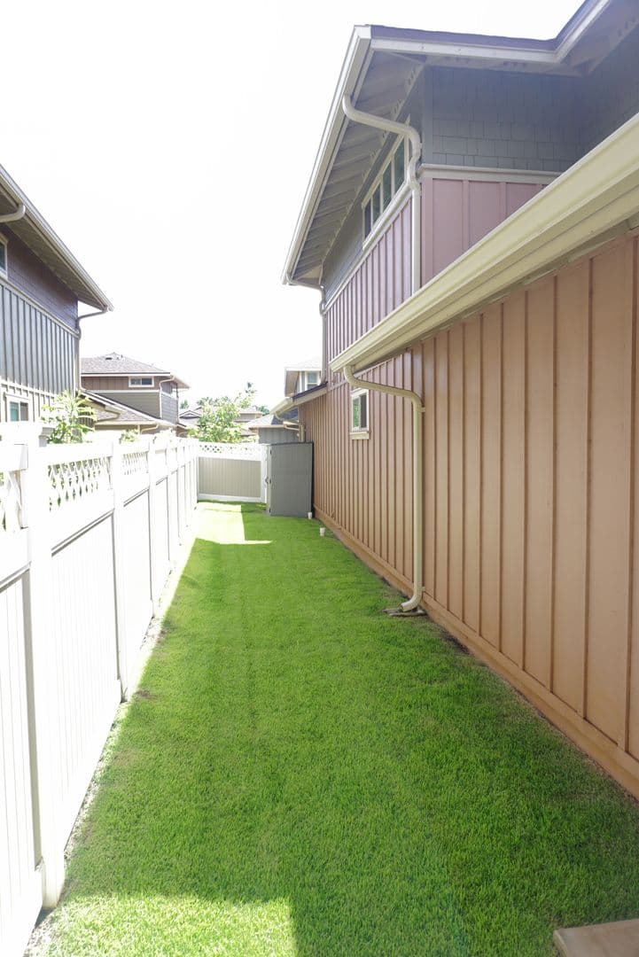 Lahaina House: 590 Hoe Kawele Ln