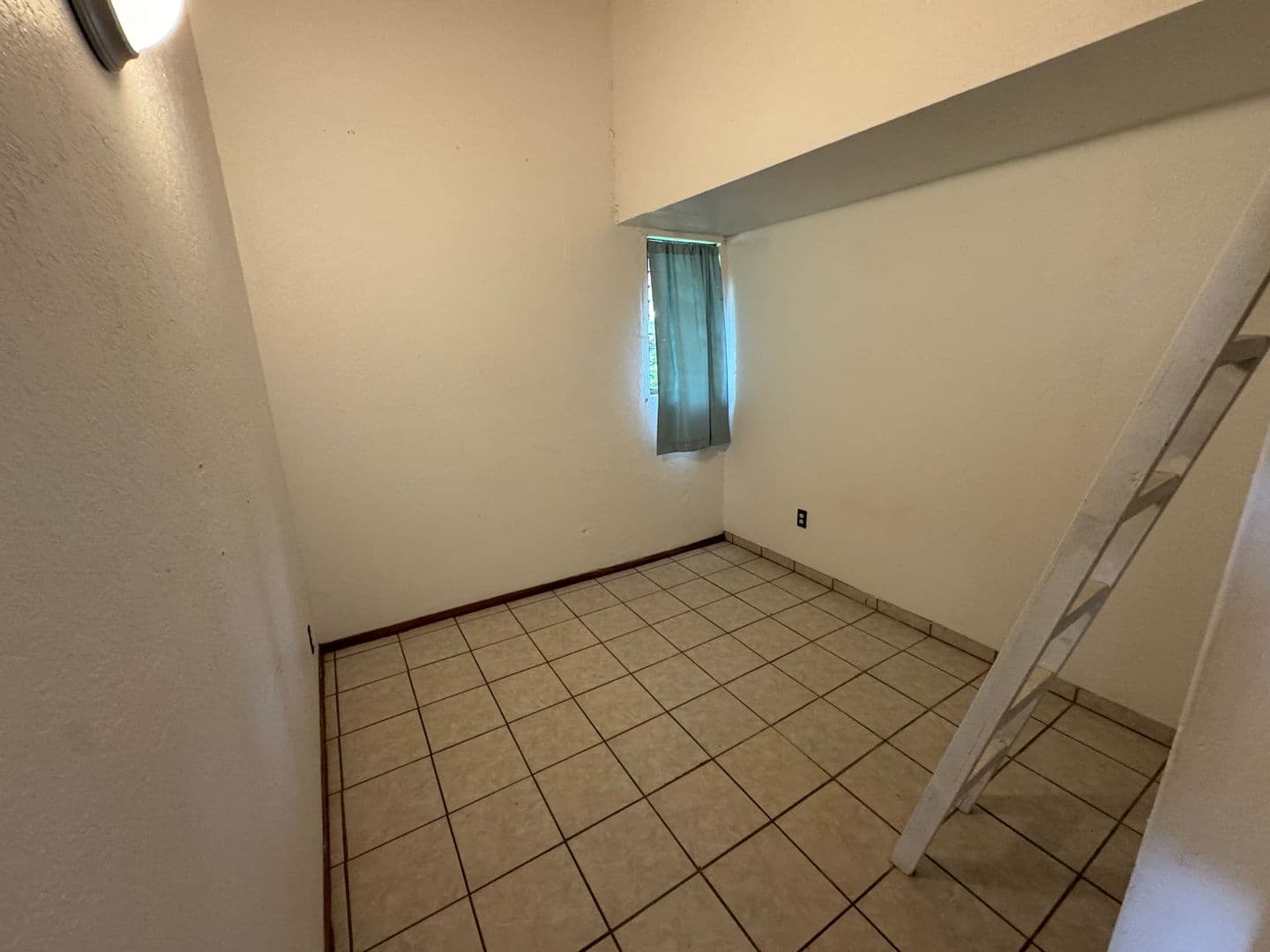 Haiku House: 129 Oili Rd, Unit B