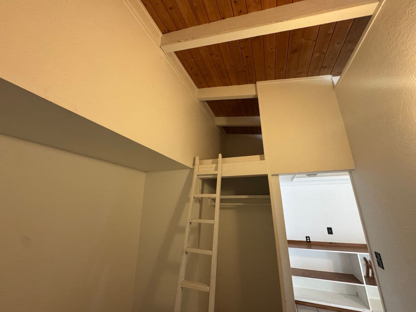 Haiku House: 129 Oili Rd, Unit B
