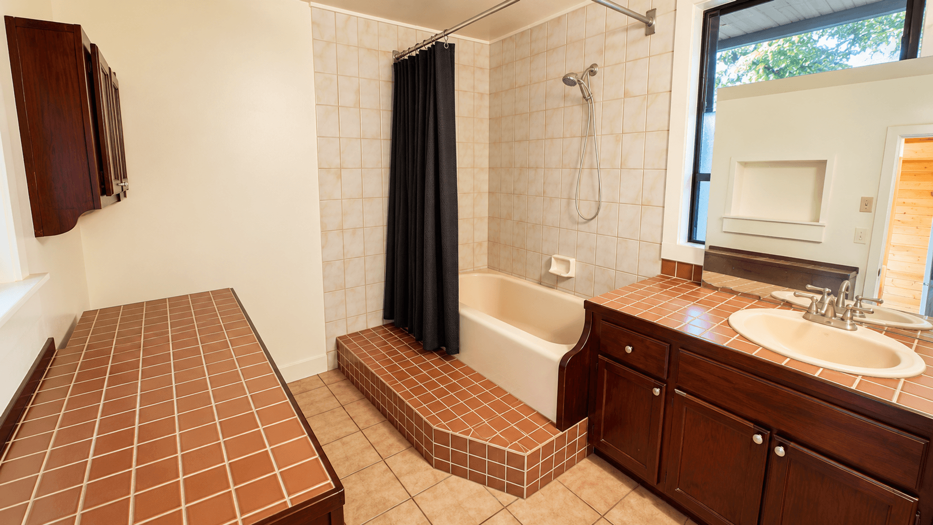 Kula House: 2846 Omaopio Rd, Unit A (Main House)