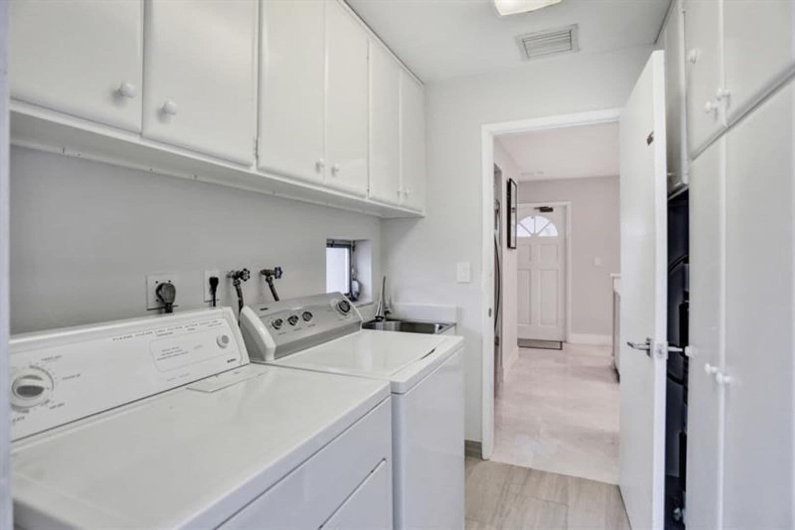 Pompano Beach House: 3220 SE 11 Street unit A