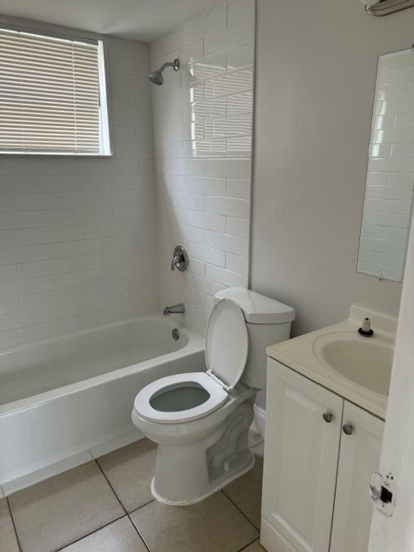 Pompano Beach Apartment: 120-840 SW 8th Street