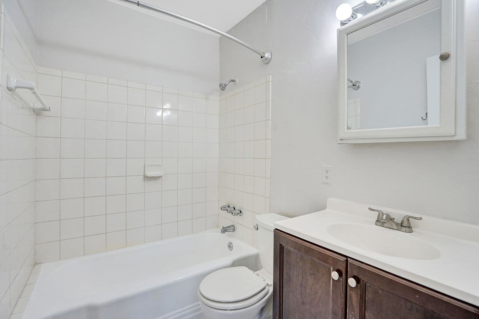 Hollywood House: 7741 NW 33  Street