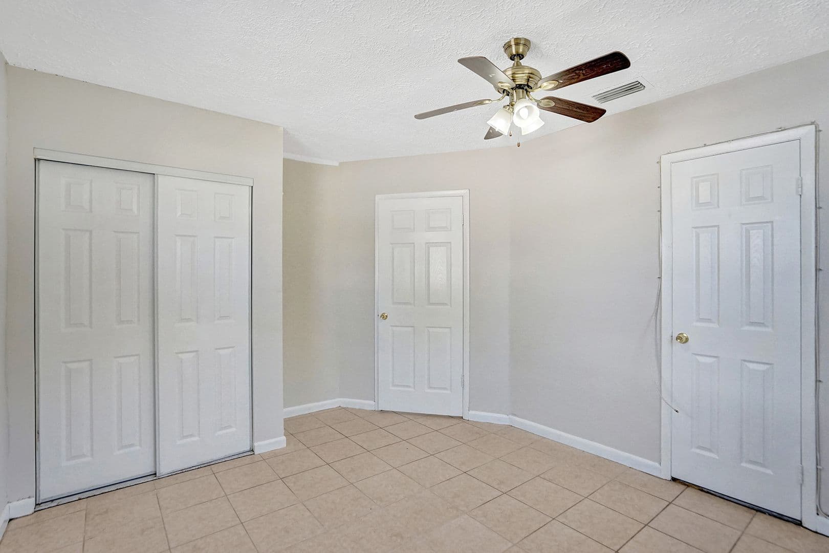 Hollywood House: 7741 NW 33  Street