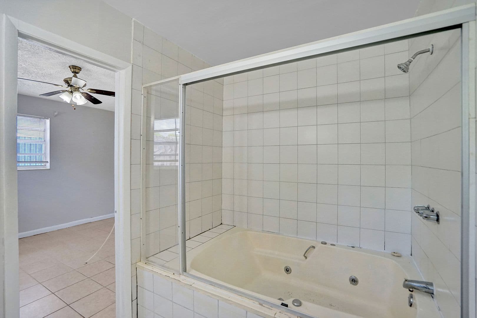 Hollywood House: 7741 NW 33  Street