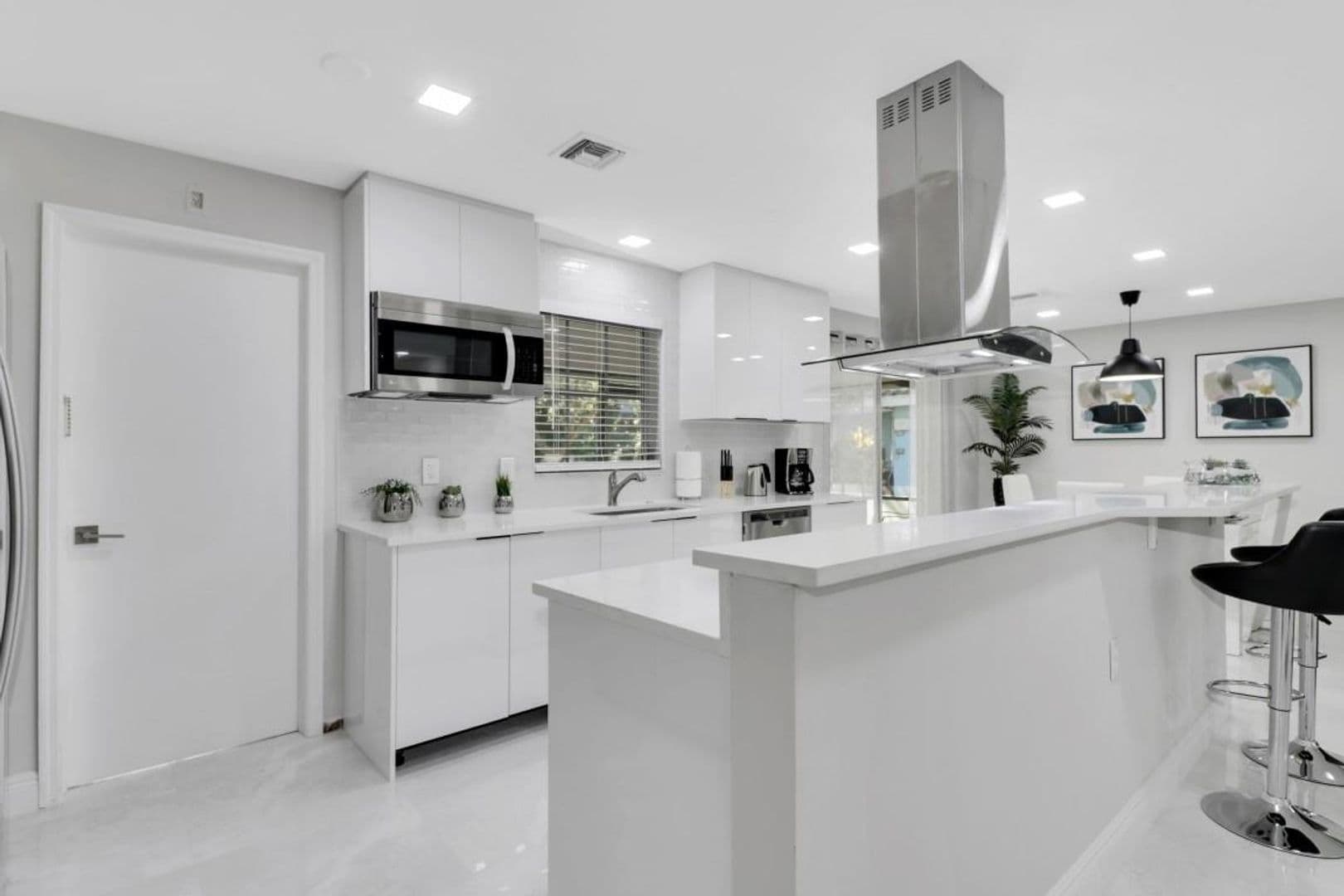 Pompano Beach Apartment: 3218 SE 1 Street unit A