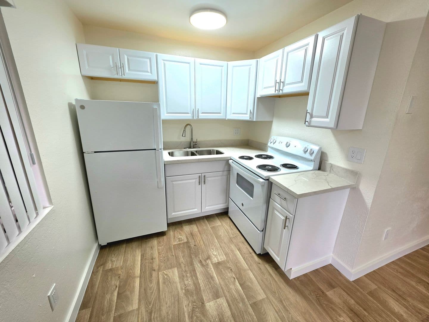 Tucson Apartment: 4015 E. Monte Vista Dr.