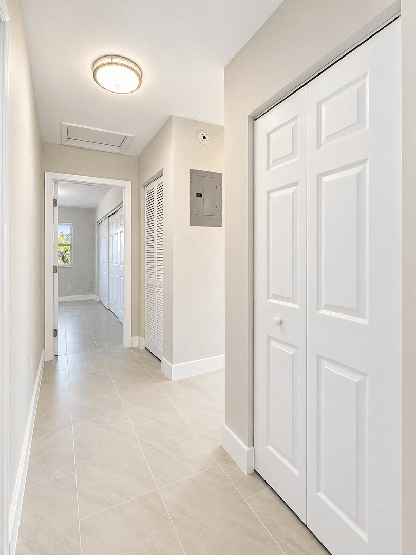 Pompano Beach Apartment: 1017 SE 22nd Avenue - 201