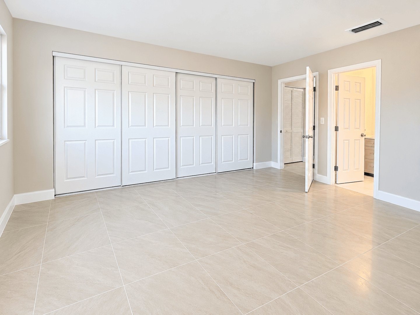 Pompano Beach Apartment: 1017 SE 22nd Avenue - 201