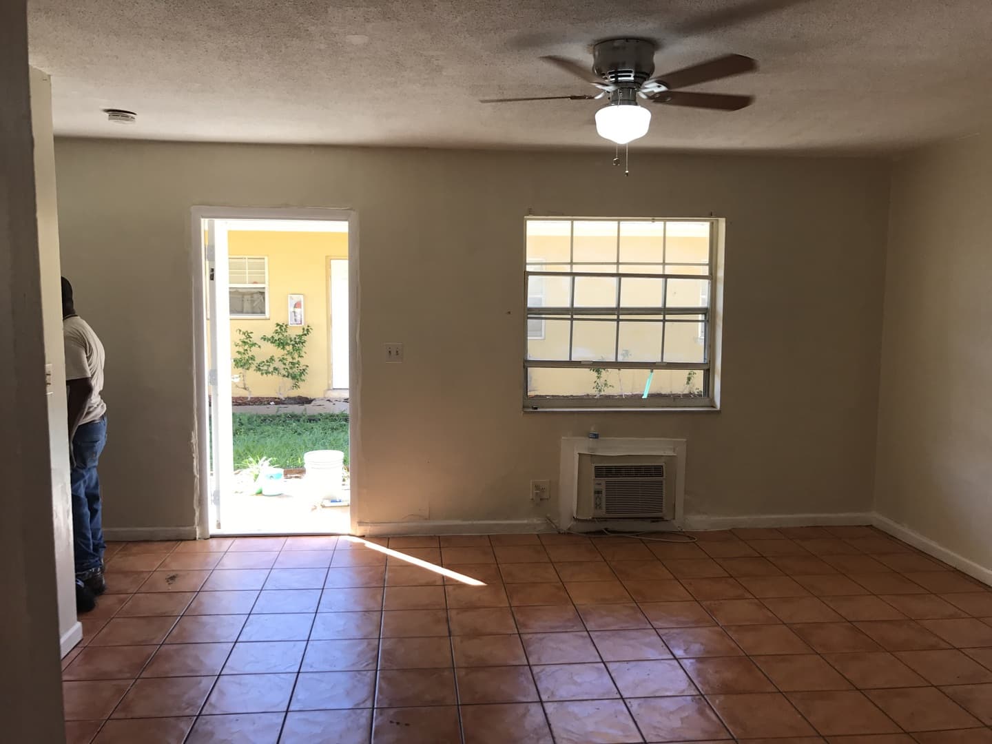 FORT LAUDERDALE Apartment: 652 SW 16 AVE