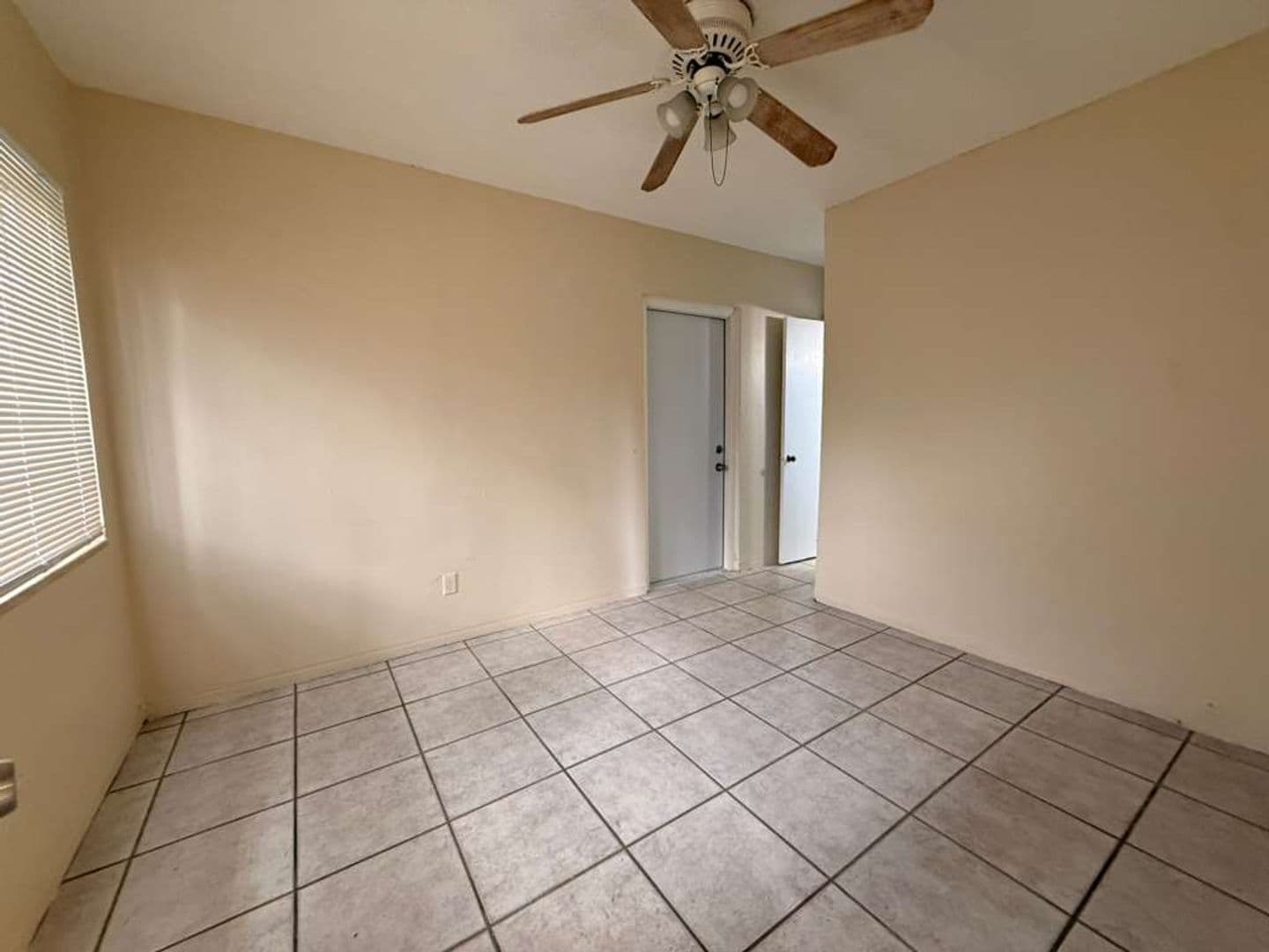 FORT LAUDERDALE Apartment: 900 RIVERSIDE DR