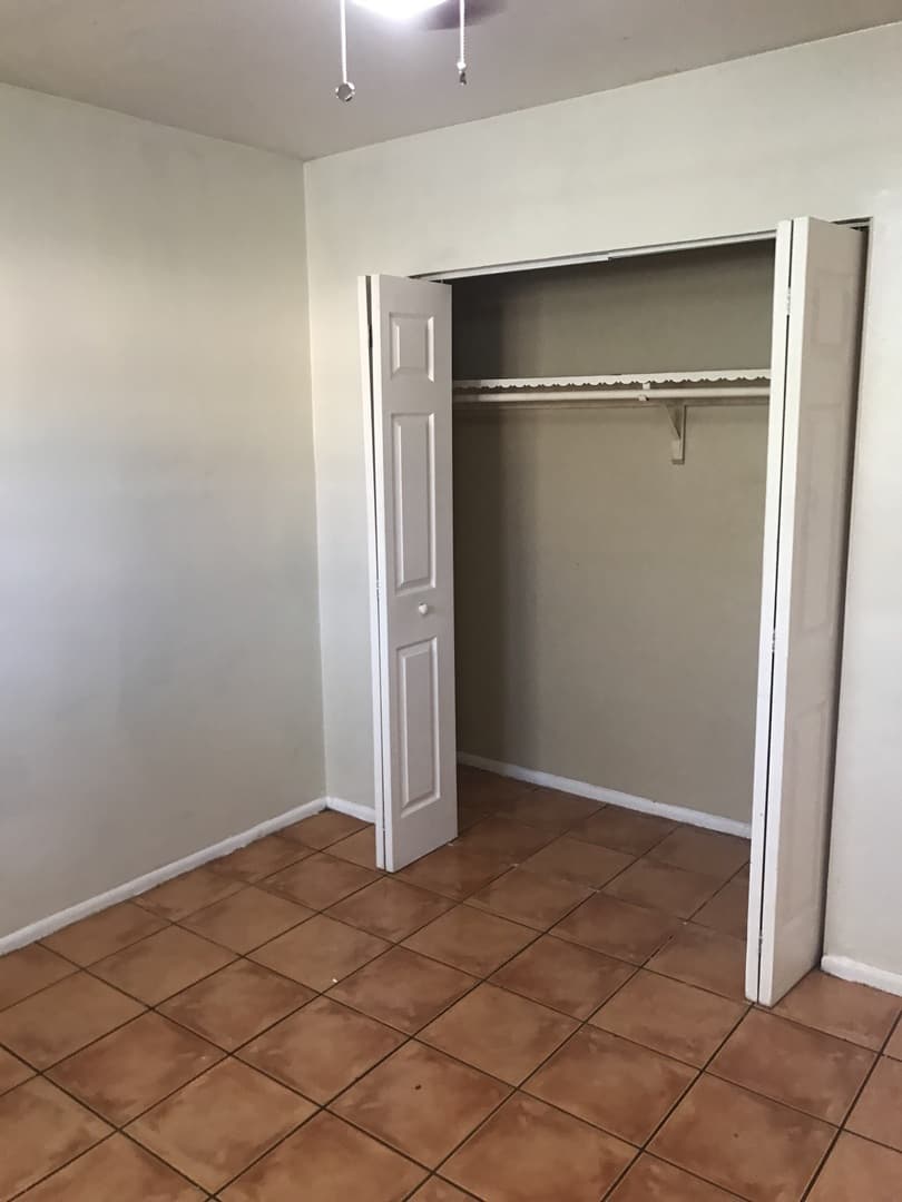 FORT LAUDERDALE Apartment: 652 SW 16 AVE