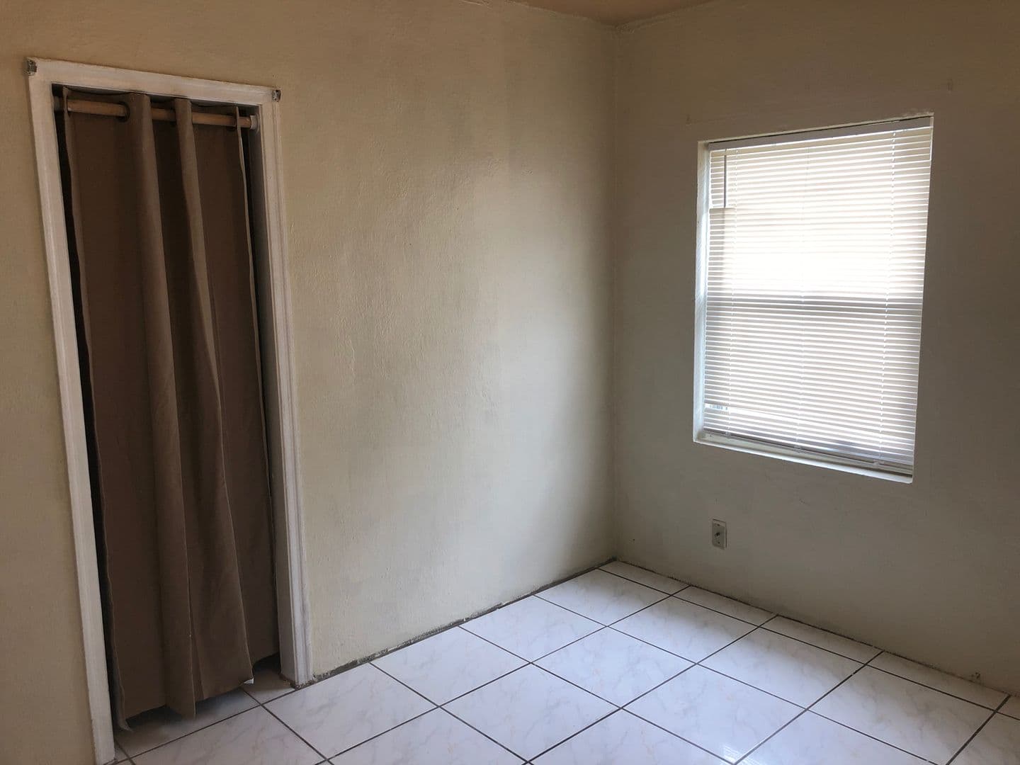 FORT LAUDERDALE House: 1305 NW 3 CT