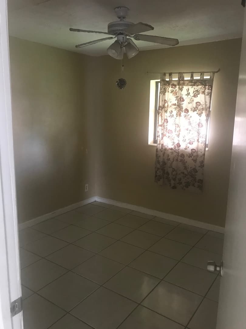 FORT LAUDERDALE House: 1419 NW 11 ST