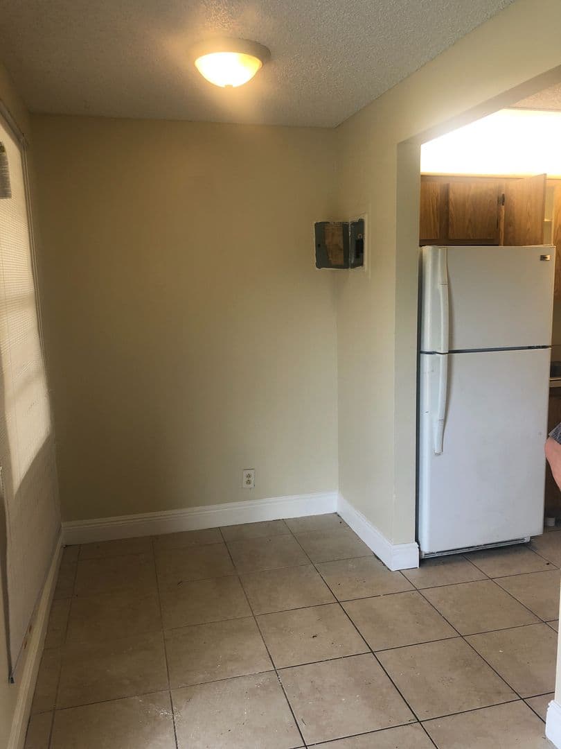 OAKLAND PARK Apartment: 95-101 NE 41 ST