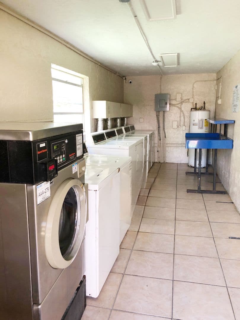OAKLAND PARK House: 101 NE 41 ST #G-115