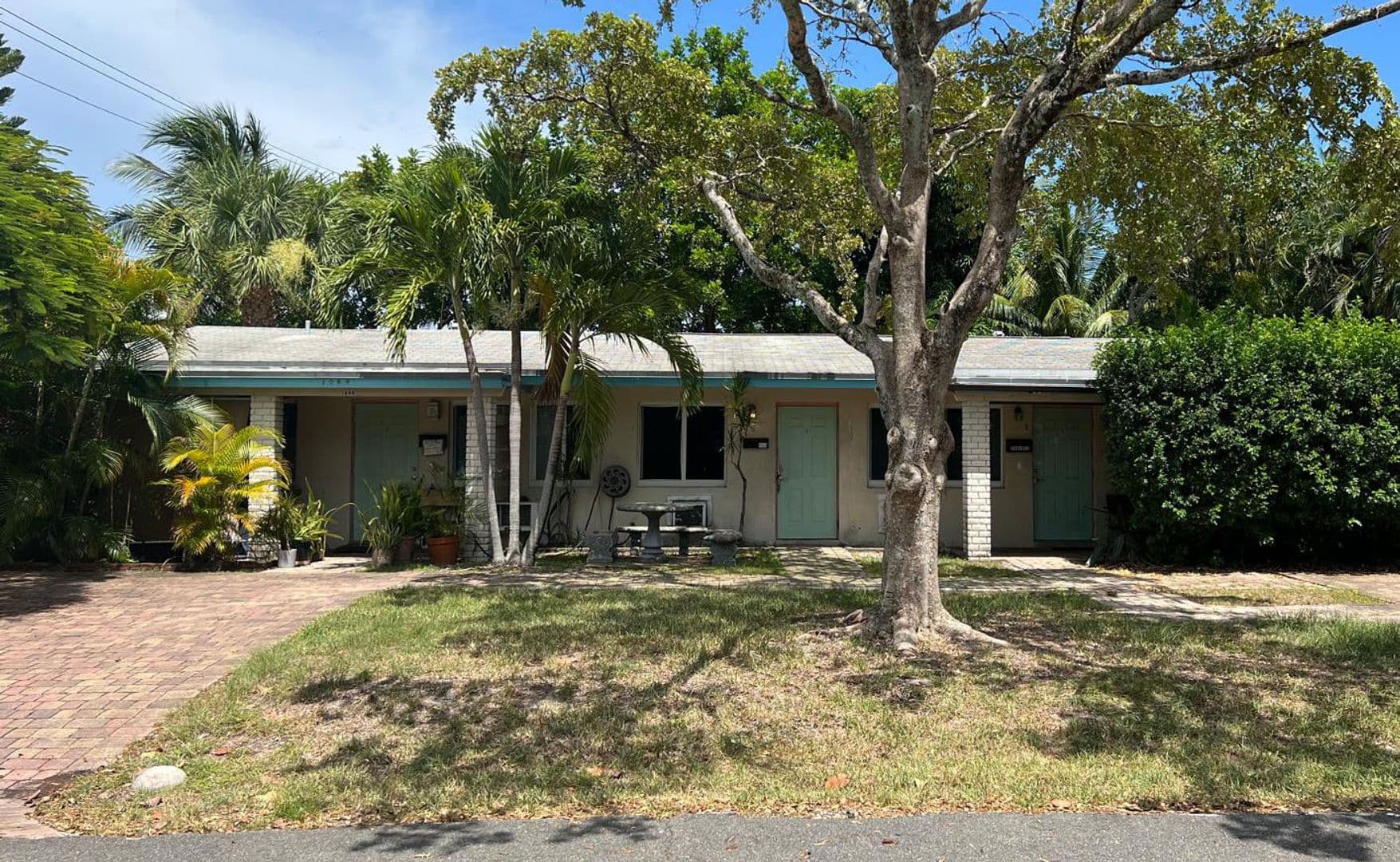 FORT LAUDERDALE Apartment: 1044 NE 11 AV