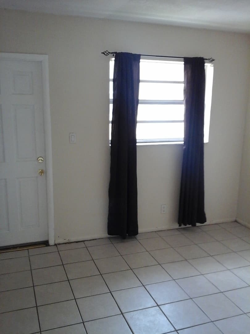FORT LAUDERDALE Apartment: 709 SW 15 AVE