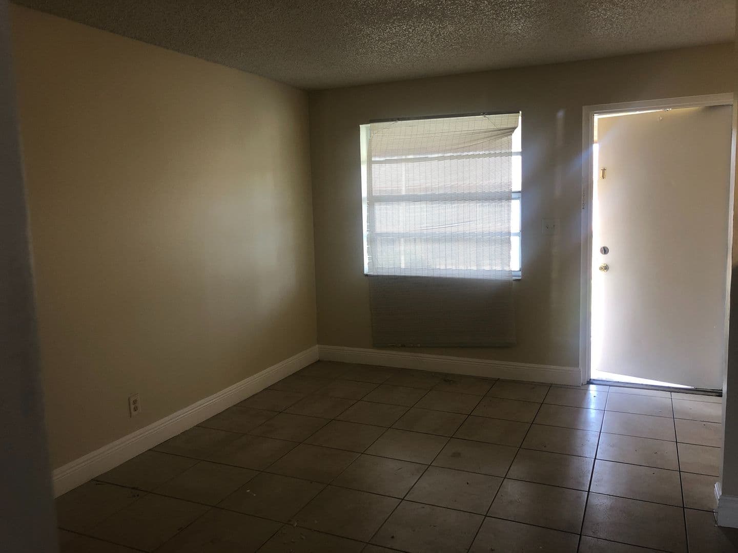 OAKLAND PARK Apartment: 95-101 NE 41 ST