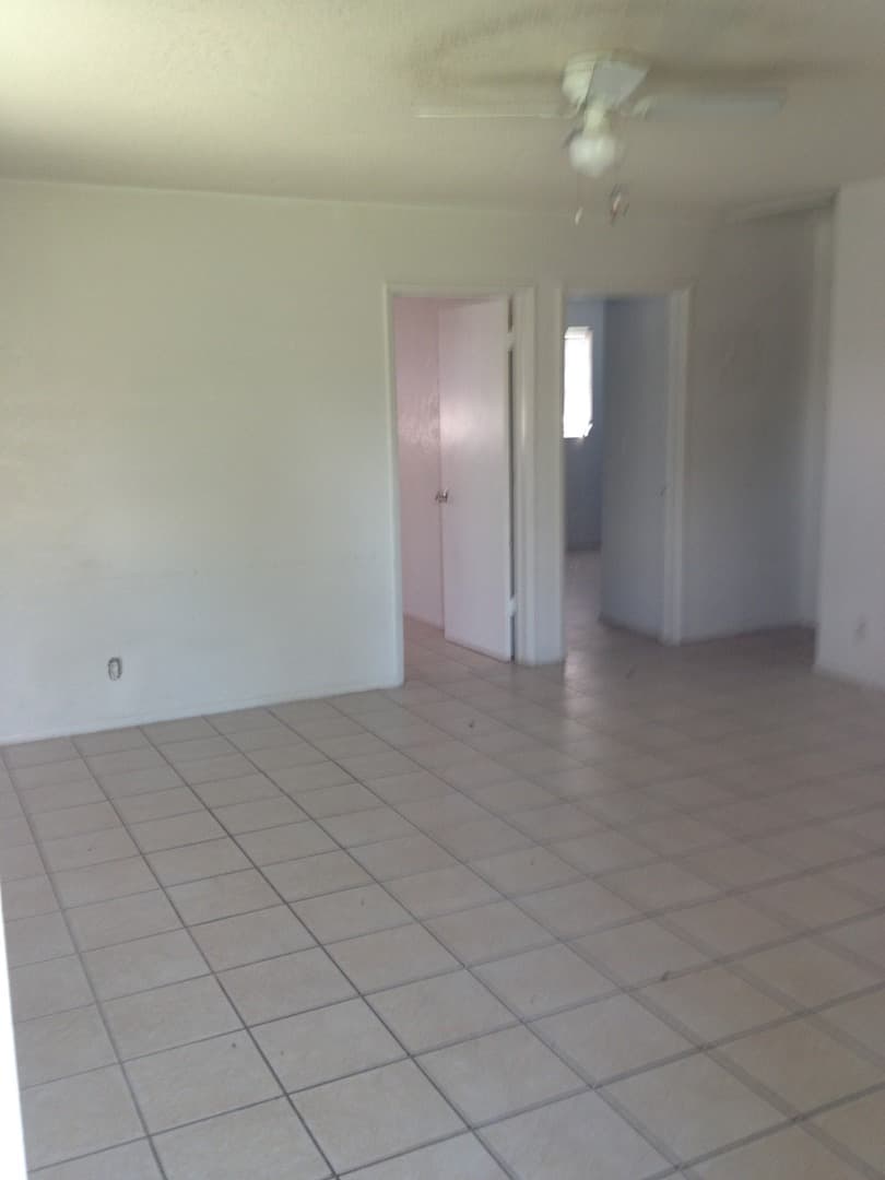 FORT LAUDERDALE Apartment: 709 SW 15 AVE