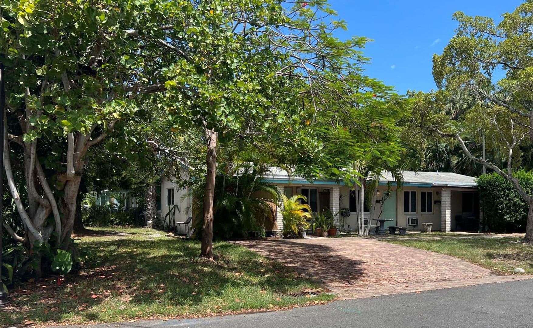 FORT LAUDERDALE Apartment: 1044 NE 11 AV