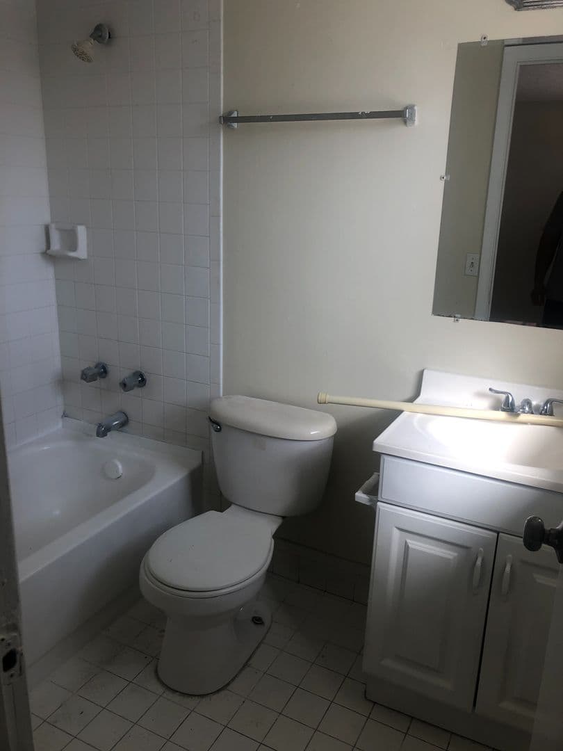 OAKLAND PARK Apartment: 95-101 NE 41 ST